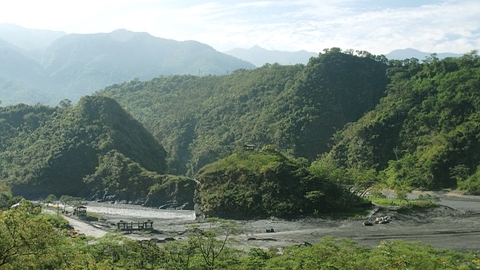 高雄 茂林風景區 多納高吊橋 龍頭山 多那部落 包車一日遊 雄獅旅遊