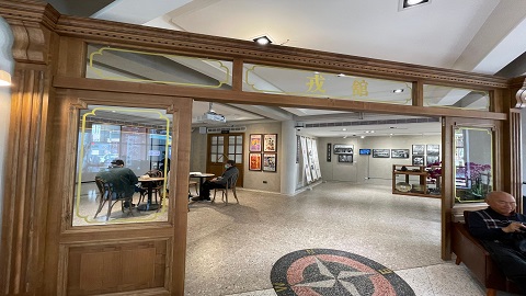 台南 華谷理容院 遊走西市場 親水廣場 戎館 平日拼車一日遊 雄獅旅遊