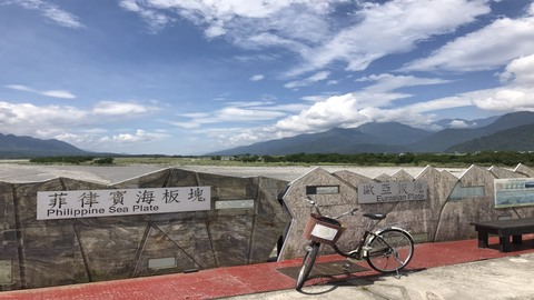 花蓮 台東 玉富自行車道 池上伯朗大道 拼車一日遊 雄獅旅遊