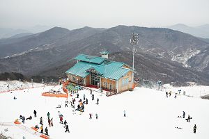 昆池岩度假村